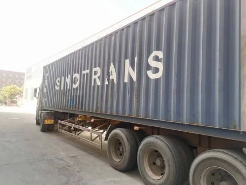 歐洲客戶裝柜70臺柴油機發貨