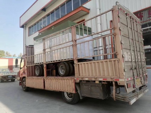 新疆客戶移動電站發貨