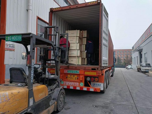 浙江客戶柴油機裝柜發貨