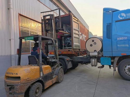 土耳其客戶30臺柴油機裝柜發貨