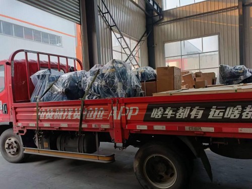 江西客戶柴油機裝車發貨