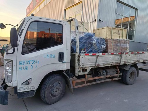 貴州客戶柴油機裝車發貨